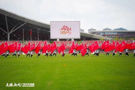 约瑟夫斯达编剧导演的影片《脚注（Hearat Shulayim）》被界说为常识份子笑剧片，如许界说也算得当，影片将存眷的视角投放在学术理论界，恍如要诉说学院派的爱与忧愁。